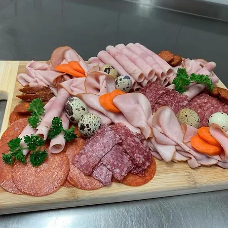 Gasthof Penzion U Vlčí Stezky 3*