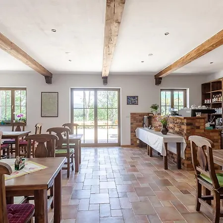 Guest house Penzion U Vlci Stezky 3*